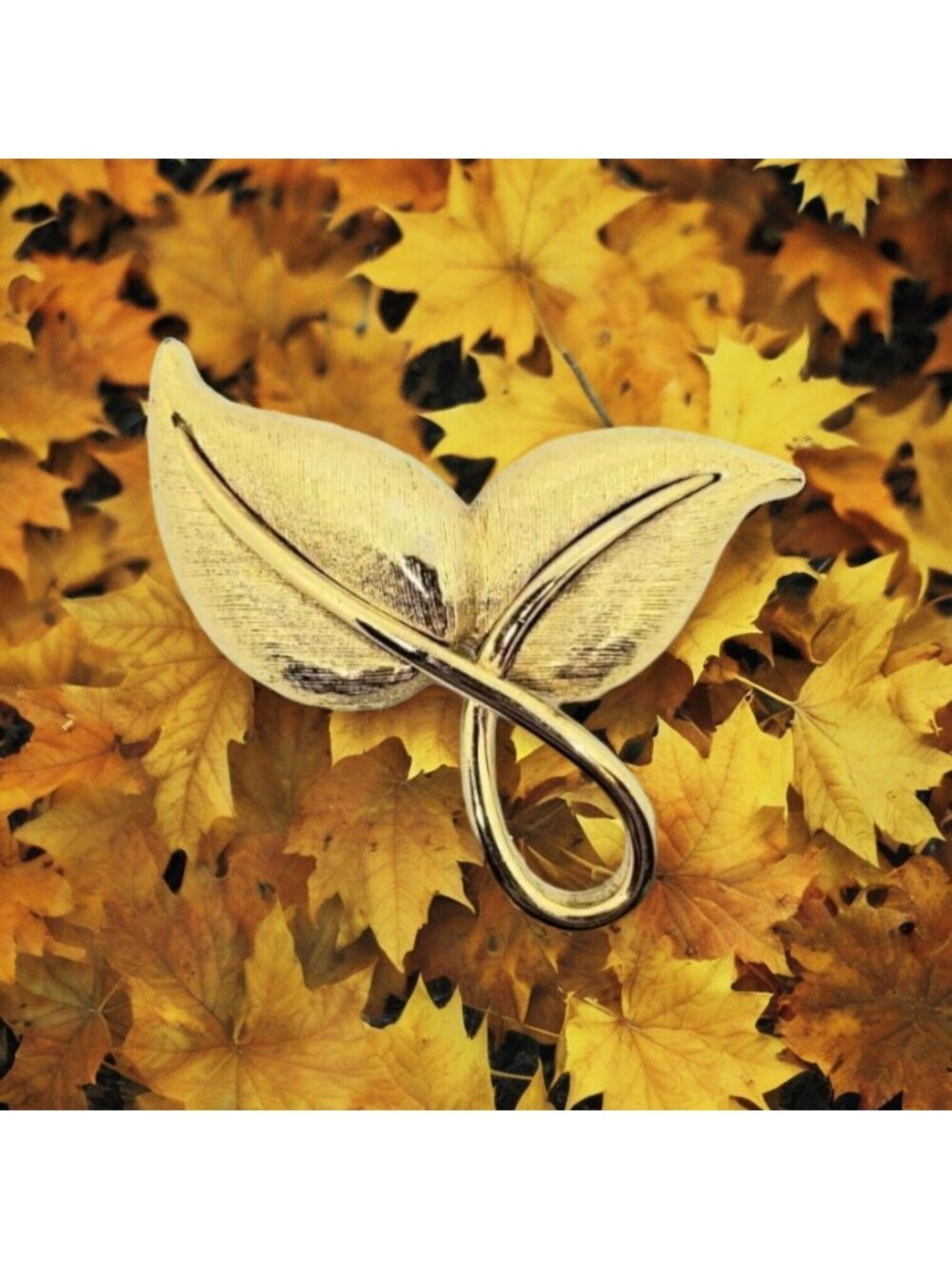 Vintage Double Leaf Brooch Pin Gold Tone Classic Twist 2"